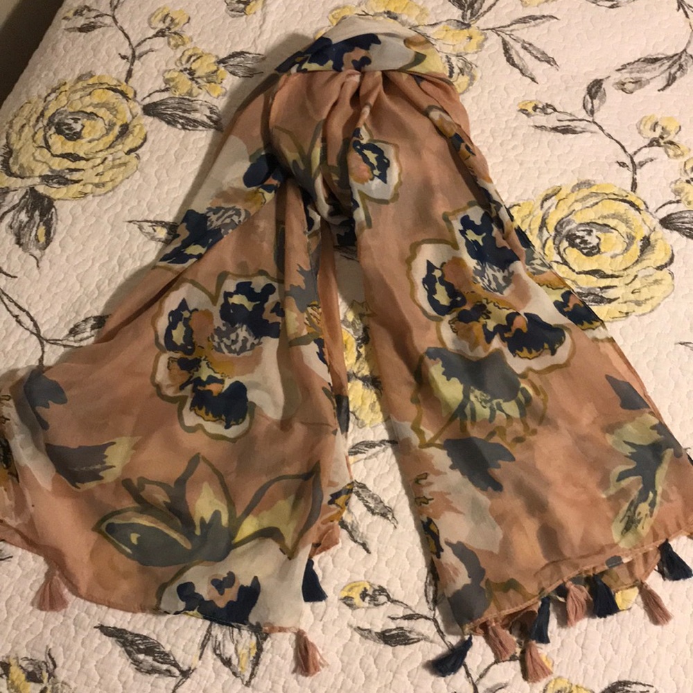 NWT Lightweight Floral Scarf